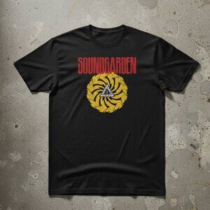Vintage Soundgarden Graphic T-Shirt – Black Grunge Rock Band Tee – Retro Music